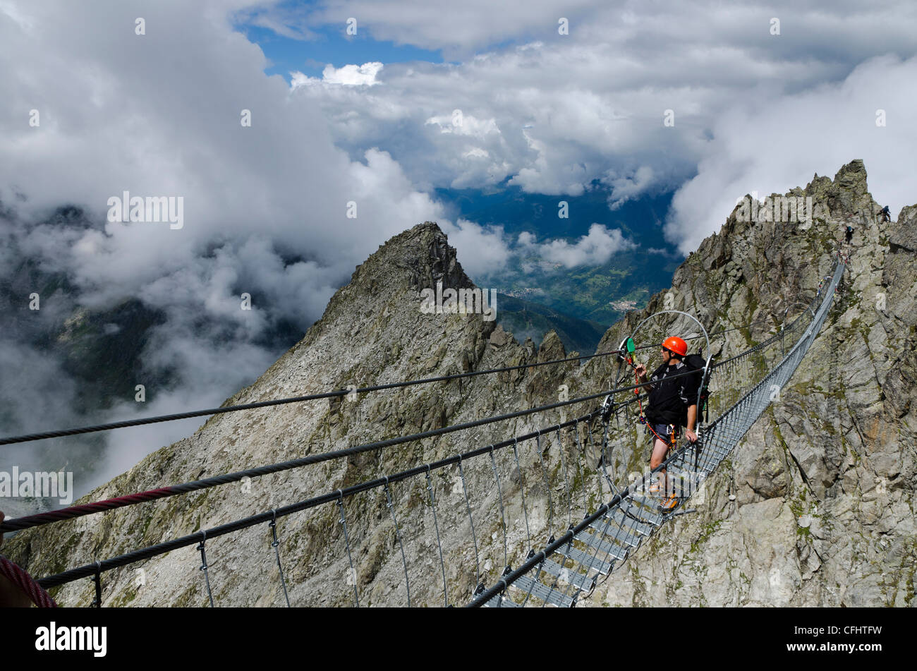 Italien, Rätischen Alpen Lagoscuro Bergkette, Seilbrücke die Via Ferrata Sentiero dei Fiori Stockfoto