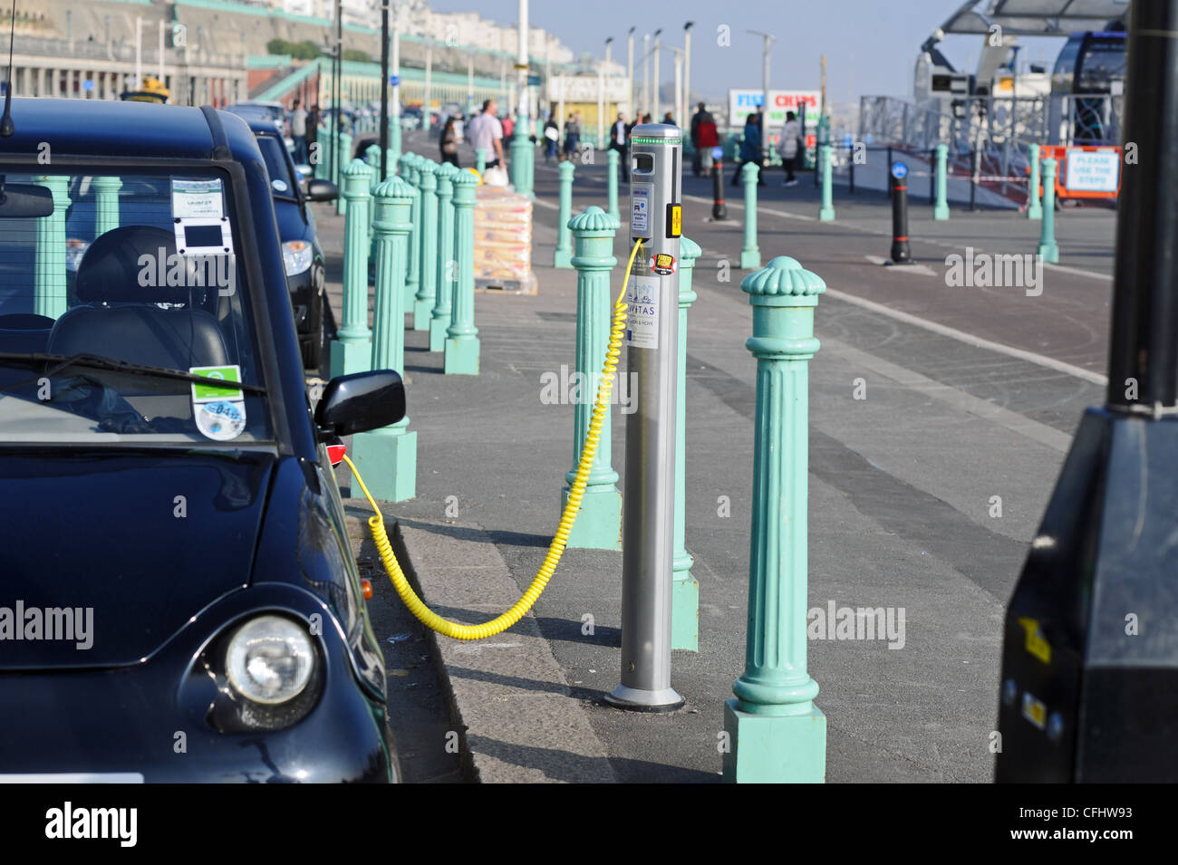 CIVITAS-Elektro-Auto Ladestation auf Brighton Seafront UK Stockfoto
