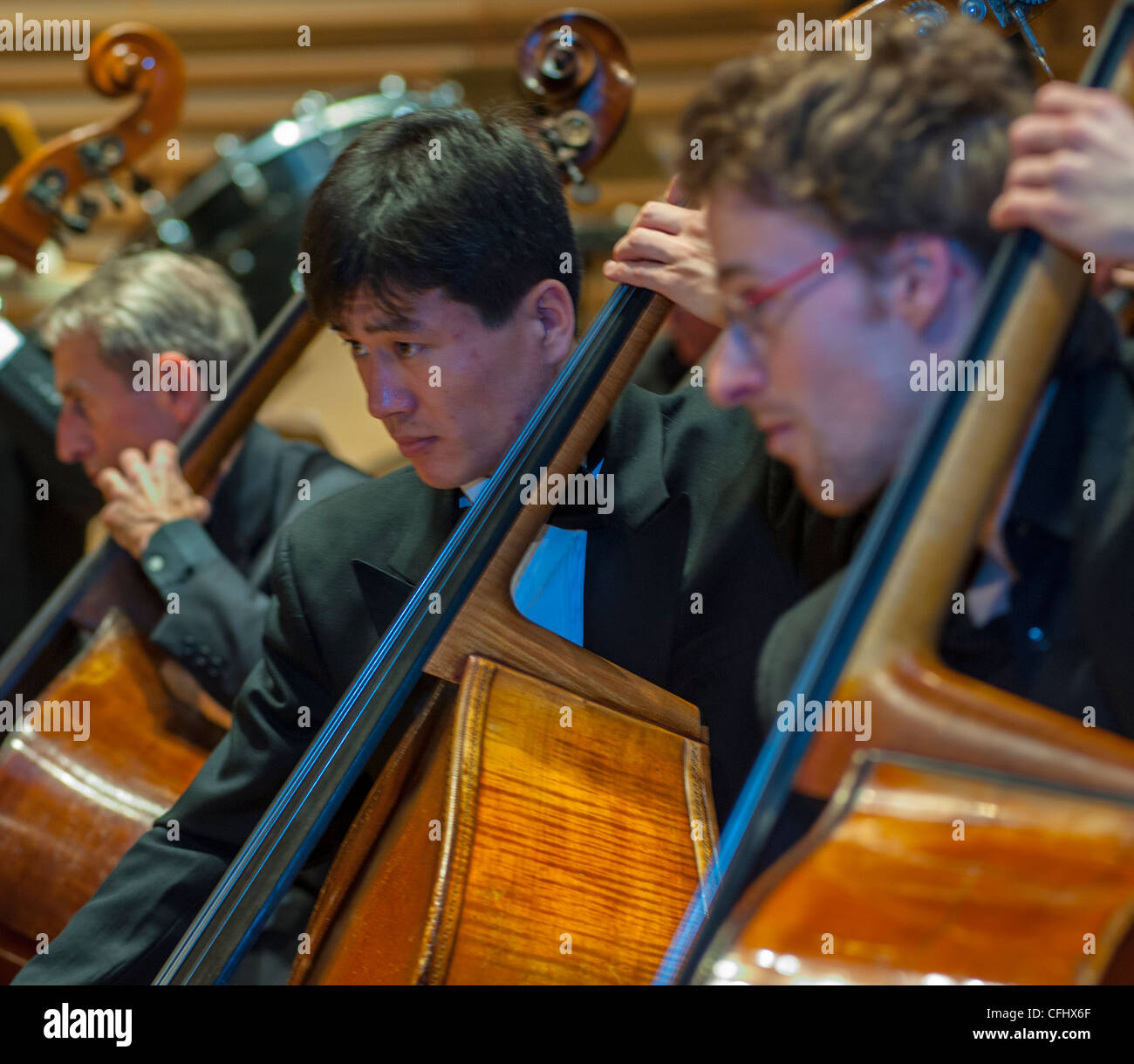 Paris, Frankreich, North Korean Symphony Orchestra "Unhasu Orchester" zusammen mit "Radio France Philharmonic Orchestra" führen Sie erstes Konzert in Europa, im Salle Playel Theater, Stockfoto