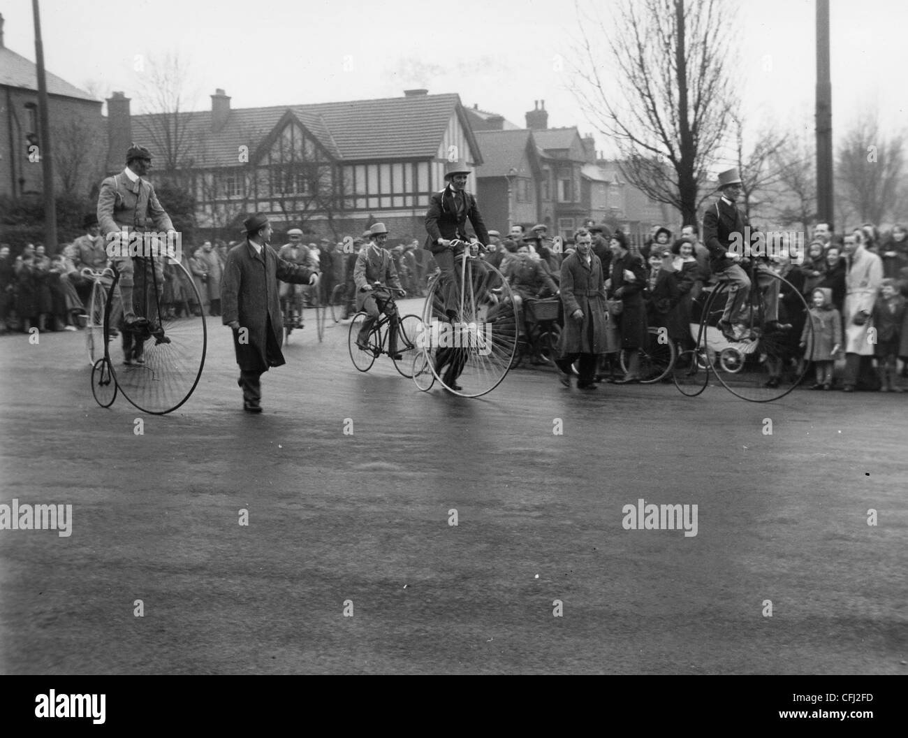 Kavalkade von Transport, West Park, Wolverhampton, 2. April 1949. Stockfoto