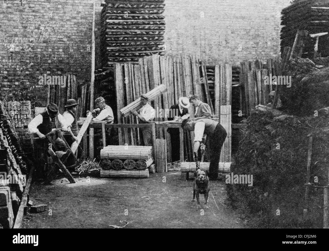 Arbeiter, die Decke Latten, John Gough Noake, Wolverhampton, c 1890. Stockfoto