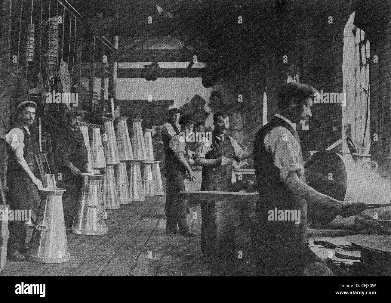 Workshop, S. J. & E. F. Fellows Ltd., Wolverhampton, Ende des 20. Jahrhunderts. Stockfoto