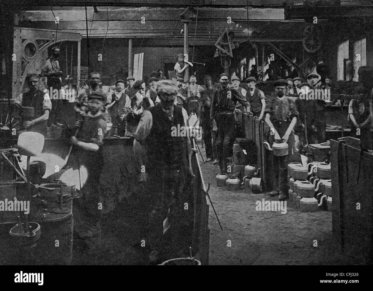 Hohlwaren Rollen, T & C Clark & Company Ltd., Shakespeare-Gießerei, Horseley Felder, Wolverhampton, 1911. Stockfoto