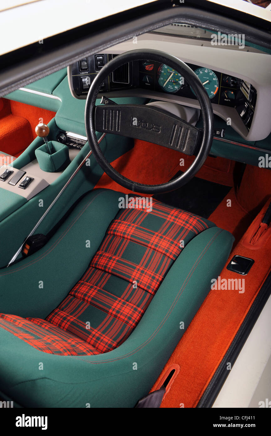 Elegantes James Bond Lotus Bilder