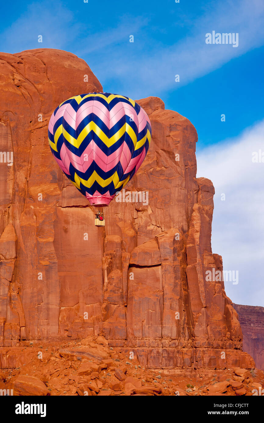 Heißluftballonfestival im Monument Valley, Arizona, USA Stockfoto