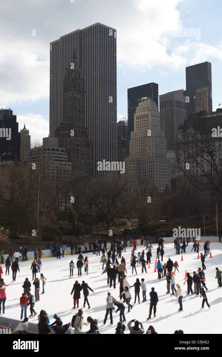 Eislaufen Sie im Central Park, New York City, USA Stockfoto
