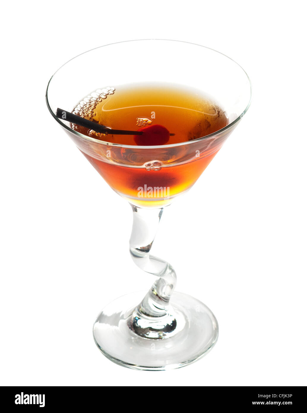 Manhattan cocktail am Martini-Glas mit Maraschino Cherrie isoliert auf weißem Hintergrund Stockfoto