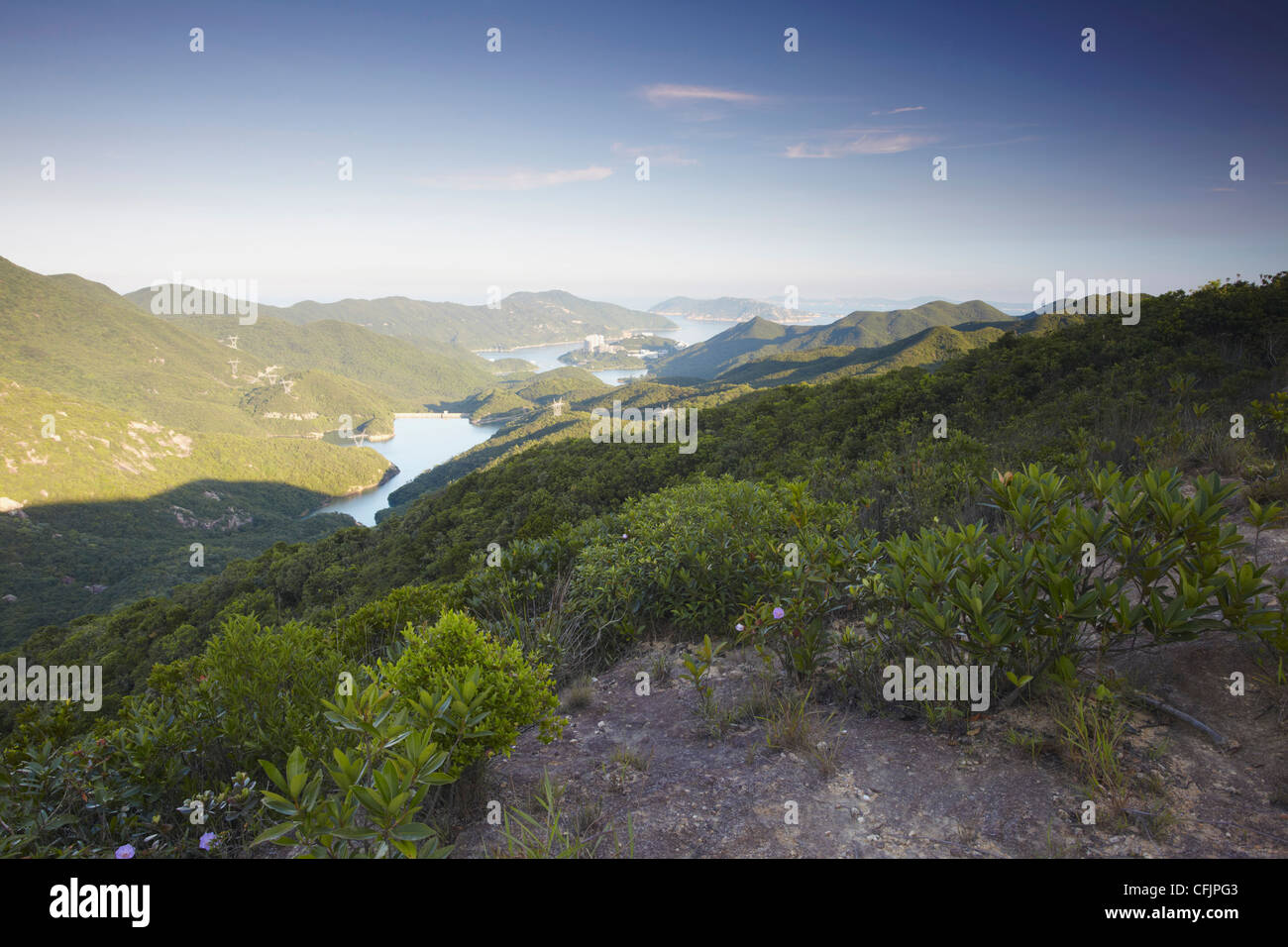 Blick auf Tai Tam Reservoir, Tai Tam Country Park, Hong Kong, China, Asien Stockfoto