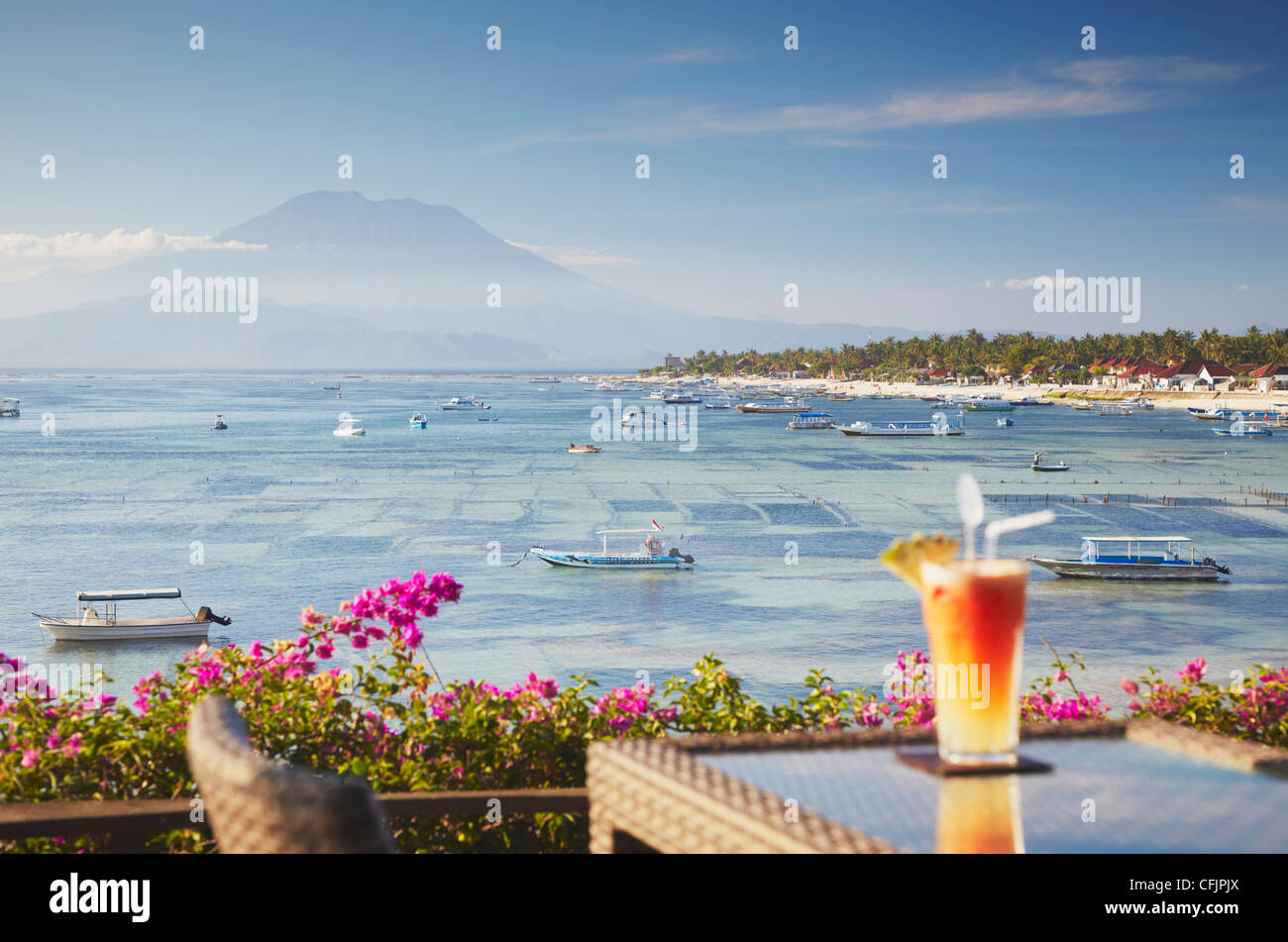 Bar mit Blick auf Jungutbatu Strand, Nusa Lembongan, Bali, Indonesien, Südostasien, Asien Stockfoto