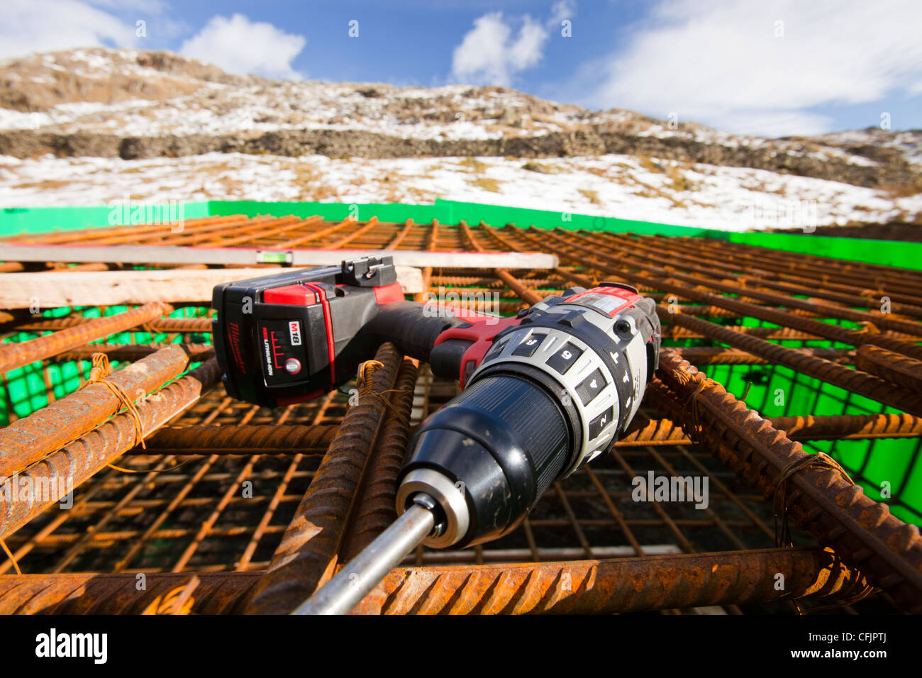 Beginn der Arbeiten zur ersten Ausarbeitungen für 3 Windkraftanlagen hinter dem Kirkstone Pass Gasthaus gebaut werden Stockfoto