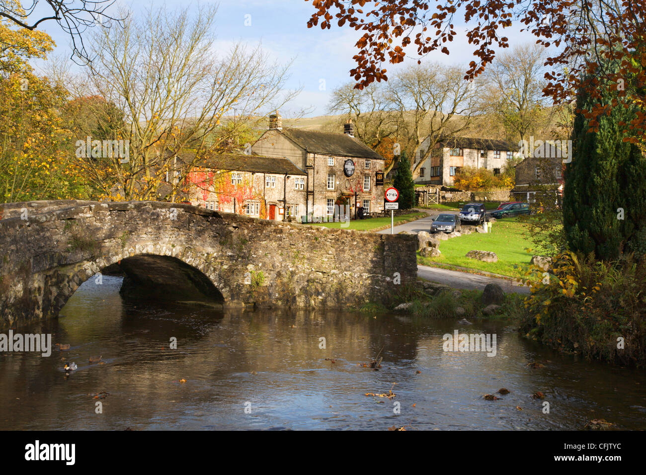 Malham Dorf im Herbst, Yorkshire Dales, Yorkshire, England, Vereinigtes Königreich, Europa Stockfoto