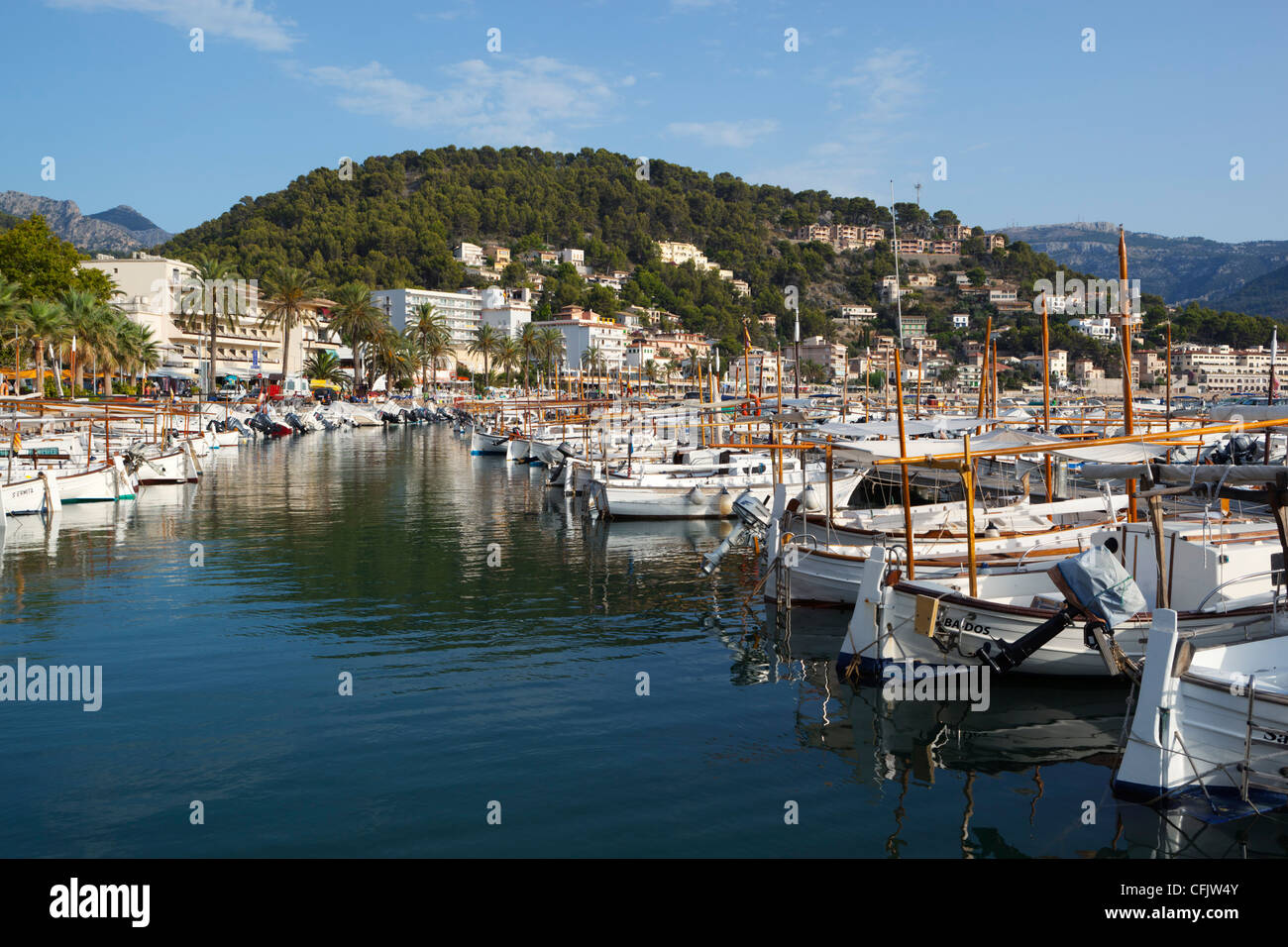 Hafen von Port de Soller, Mallorca (Mallorca), Balearen, Spanien, Mittelmeer, Europa Stockfoto