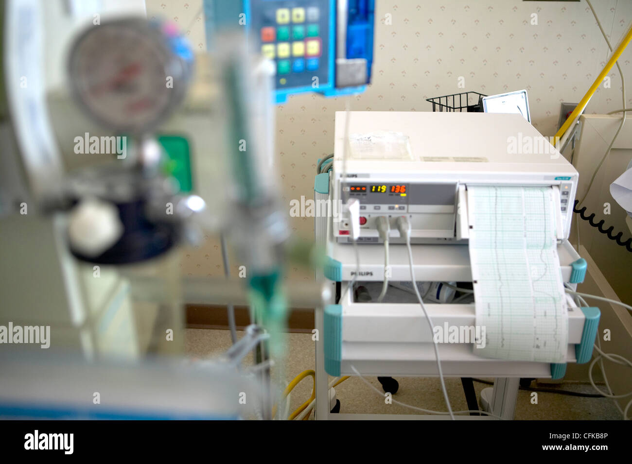 Intravenöse und Kontraktion Maschinen im Krankenzimmer Stockfoto