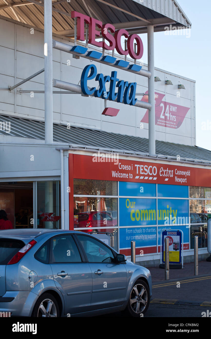Tesco Extra Eingang und Äußeres Zeichen. Stockfoto