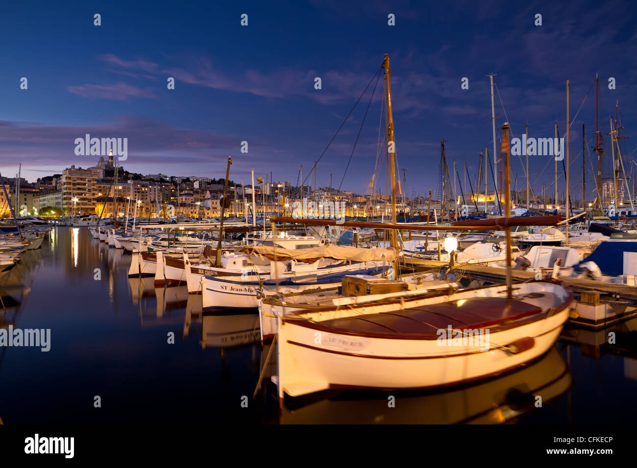 Vieux Port. Alten Hafen von Marseille in den frühen Morgenstunden. Stockfoto