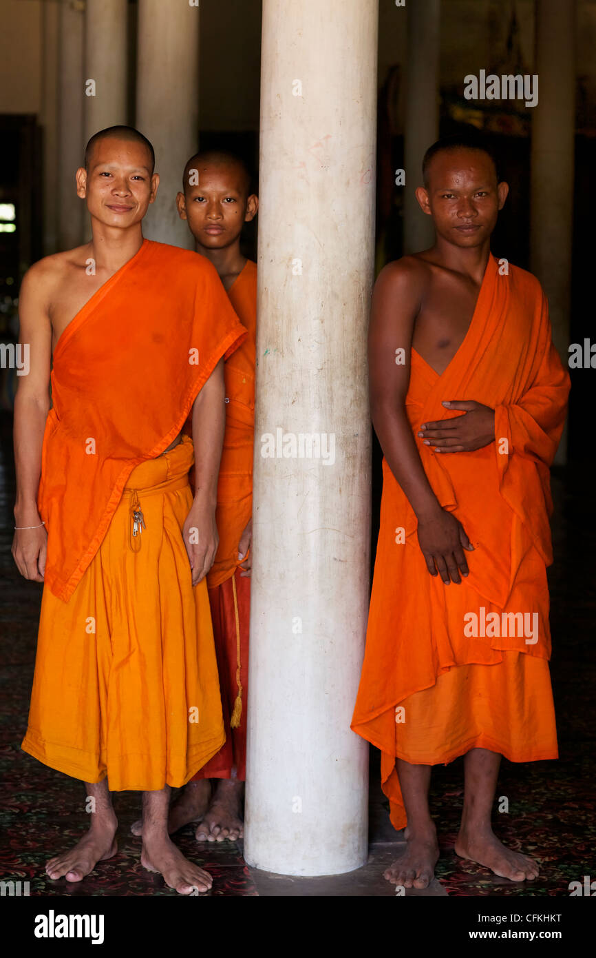 Nicht identifizierte buddhistische Mönche im Wat Chowk in Siem Reap, Kambodscha Stockfoto