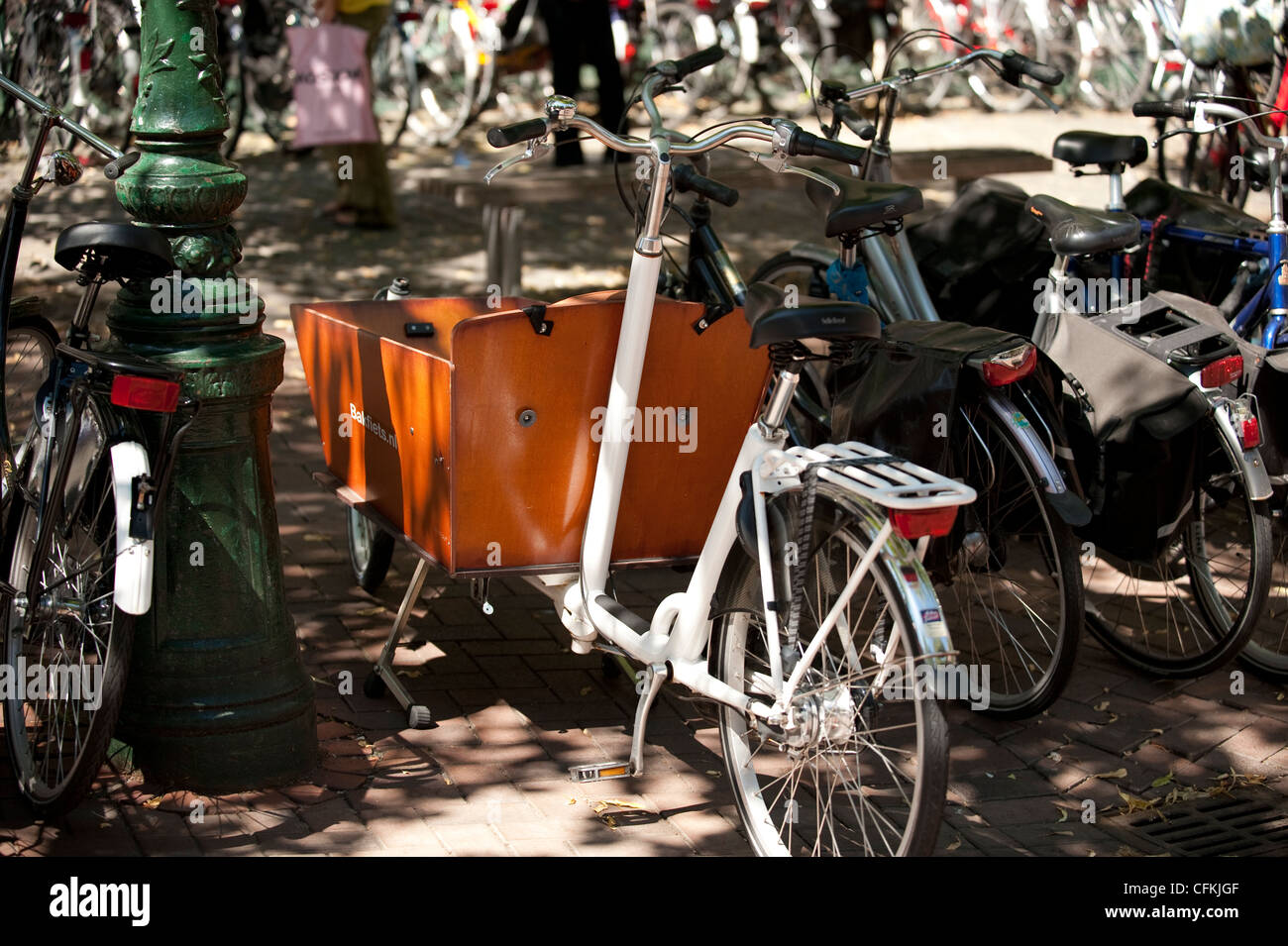 Lieferung Fahrrad Leiden Holland Niederlande Europa EU Stockfoto