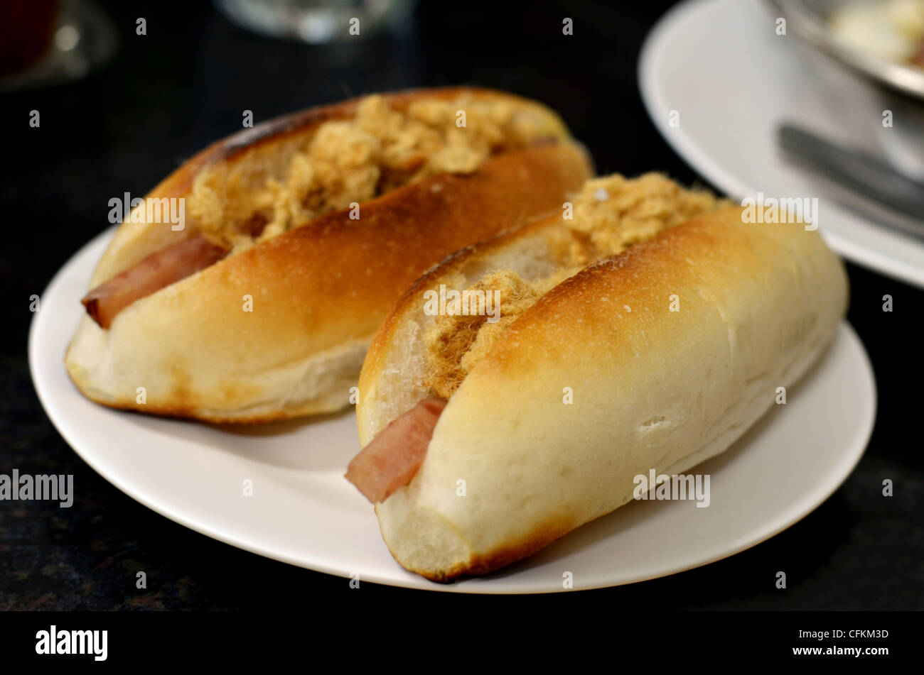 Baguette mit Wurst aus Schweinefleisch, vietnamesische Sandwich Stockfoto