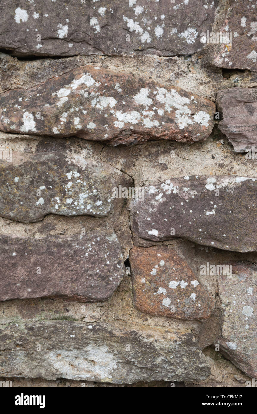 Nahaufnahme der Mauer aus Naturstein Stockfoto