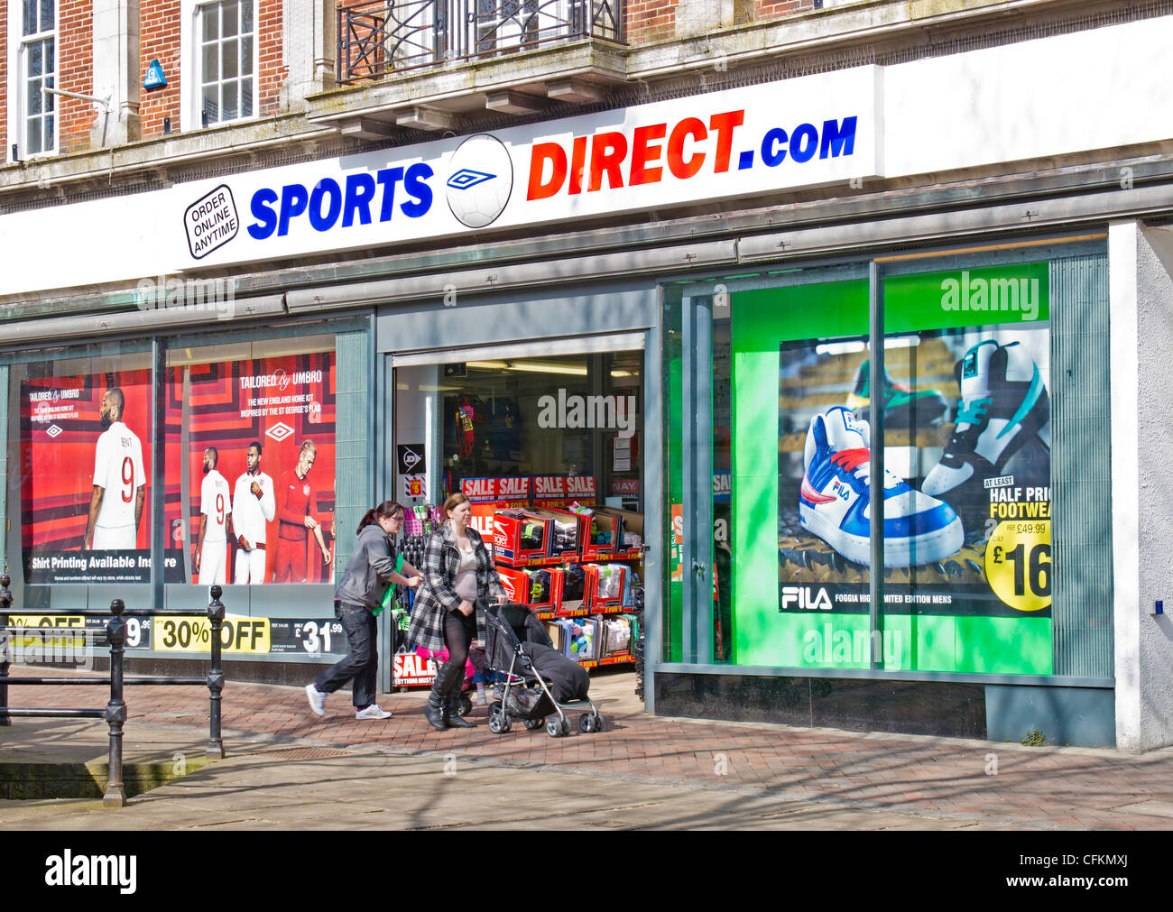 Direkte Shop Sportgeschäft Ashford Kent UK Stockfoto
