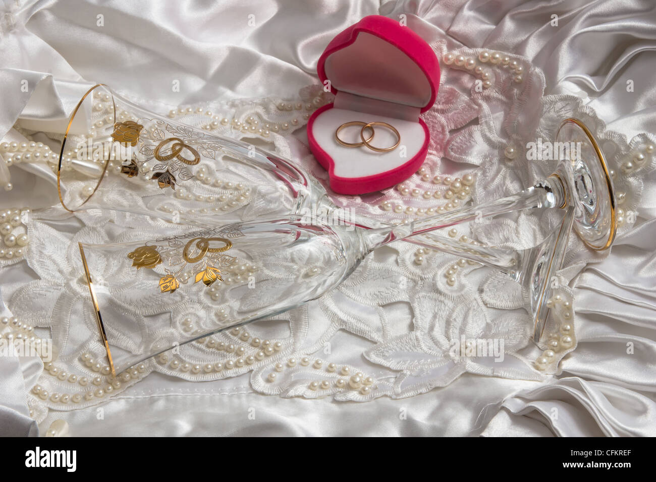 Hochzeit, ring, Brille, Kleid, weiß, Hintergrund Stockfoto