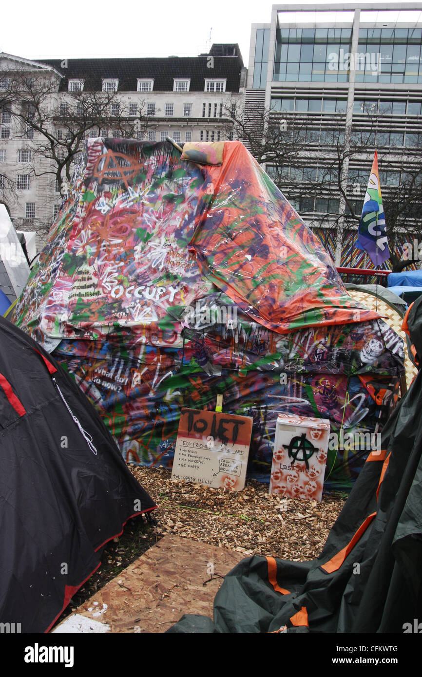 Zu besetzen ist London eine laufende friedlicher Protest und Demonstration gegen wirtschaftliche Ungleichheit, der Mangel an bezahlbarem Wohnraum. Stockfoto