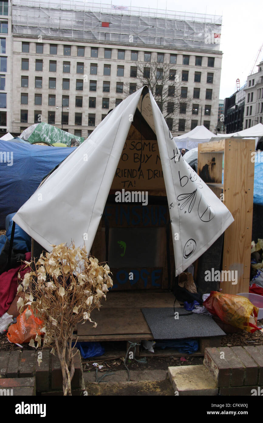 Zu besetzen ist London eine laufende friedlicher Protest und Demonstration gegen wirtschaftliche Ungleichheit, der Mangel an bezahlbarem Wohnraum. Stockfoto