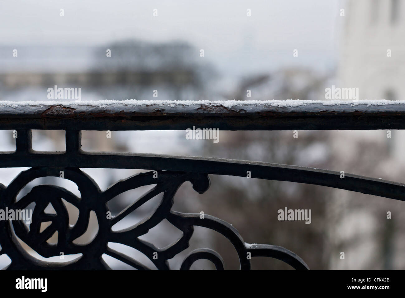 Es schneit in Paris Stockfoto