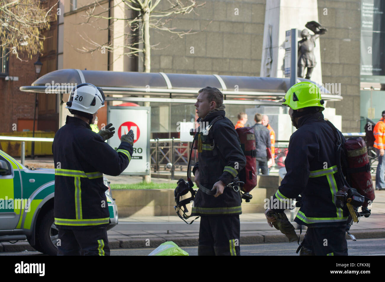 West Yorkshire Feuerwehr bei einem Notfall-Training trainieren Sie im Stadtzentrum von Leeds Stockfoto