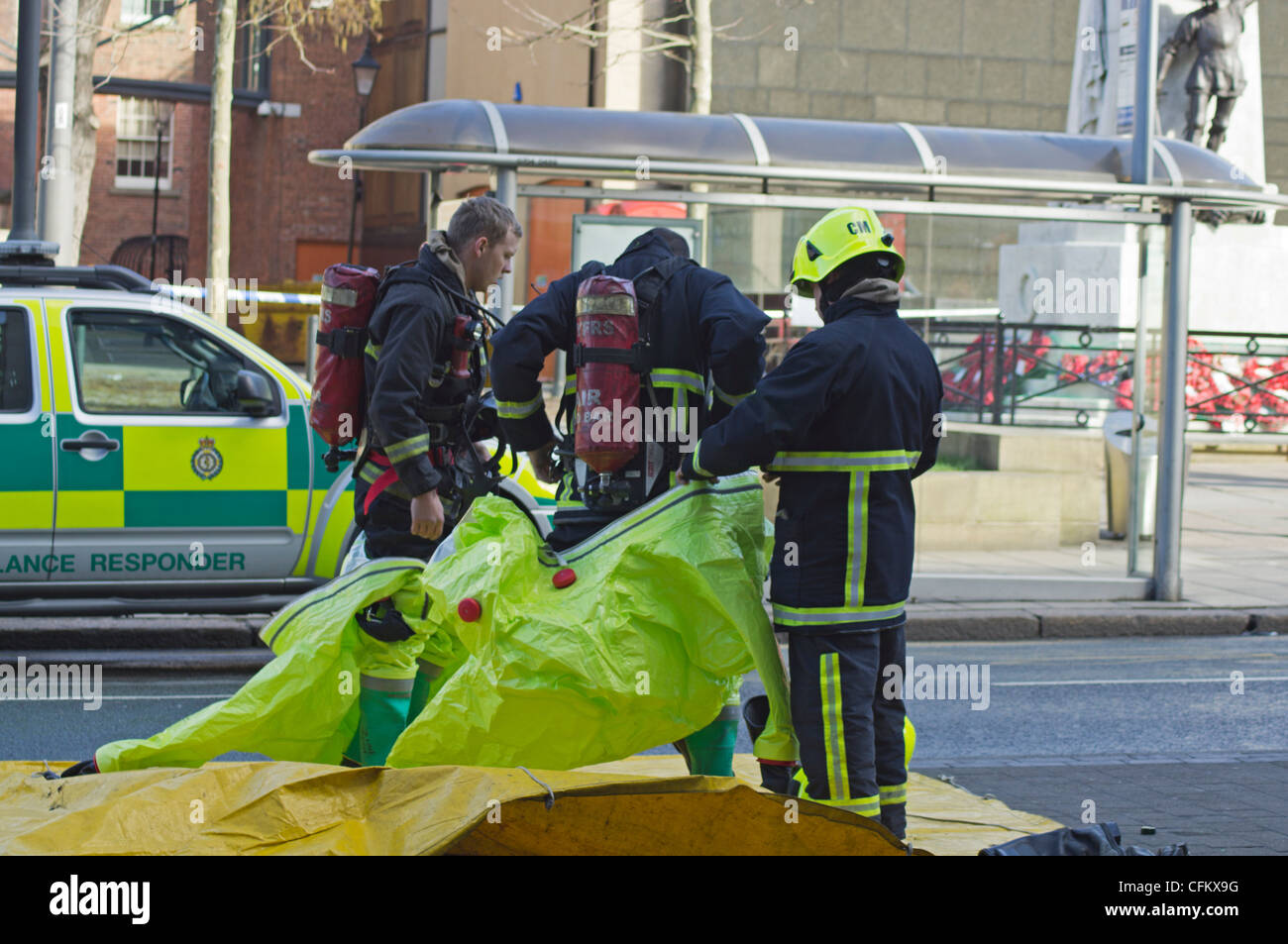 West Yorkshire Feuerwehr bei einem Notfall-Training trainieren Sie im Stadtzentrum von Leeds Stockfoto