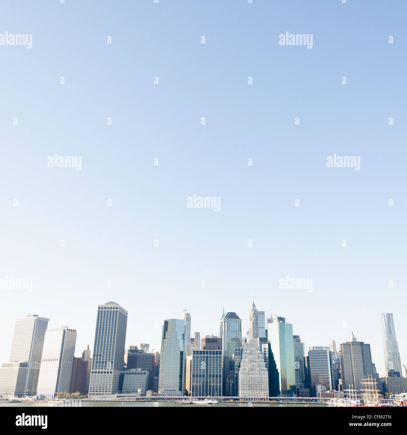 USA, New York State, New York City, Manhattan, gesehen aus Brooklyn, Skyline Stockfoto
