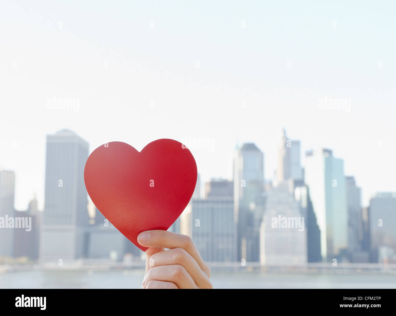 USA, Staat New York, New York City, Manhattan, Hand, die Herzform Stockfoto
