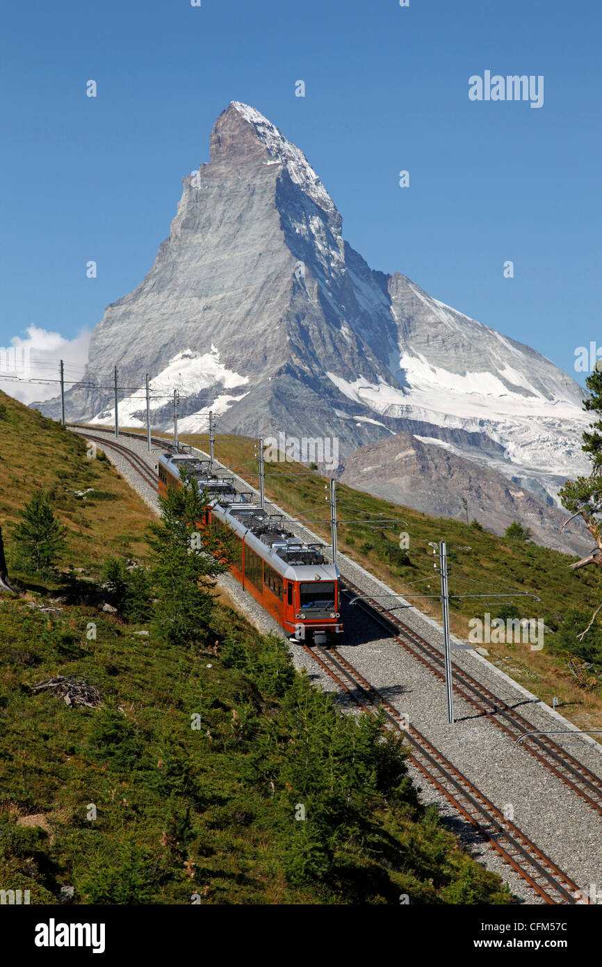 Gornergrat Bahn vor dem Matterhorn, Riffelberg, Zermatt, Valais, Schweizer Alpen, Schweiz, Europa Stockfoto