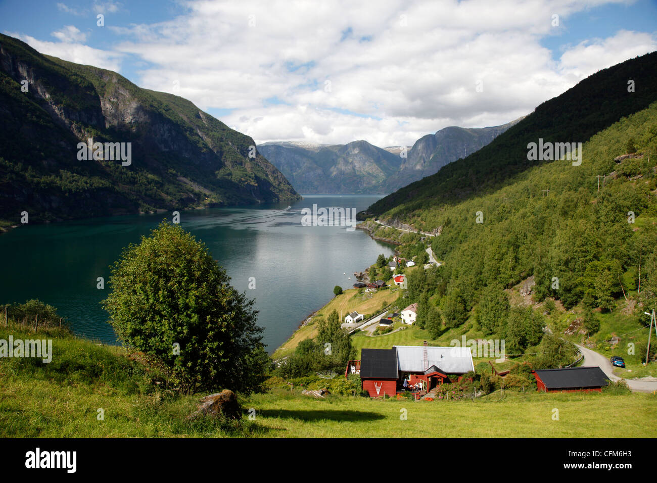 Aurlandsfjorden in der Nähe von Flam, Sogn Og Fjordane, Norwegen, Skandinavien, Europa Stockfoto