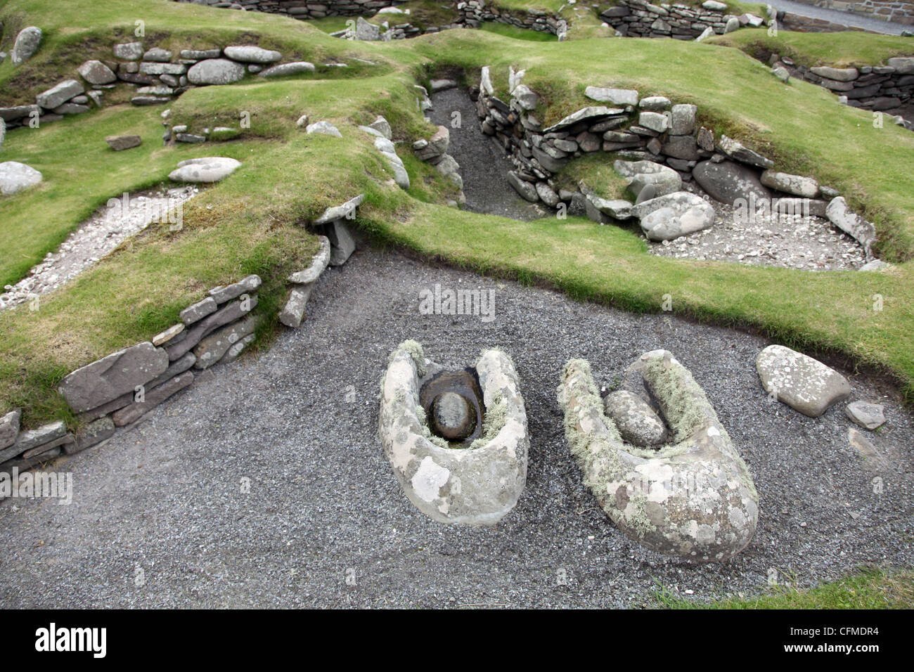 Prähistorische Quorns zum Mahlen von Getreide, Jarlshof, Shetland, Shetland Islands, Schottland, Vereinigtes Königreich, Europa Stockfoto