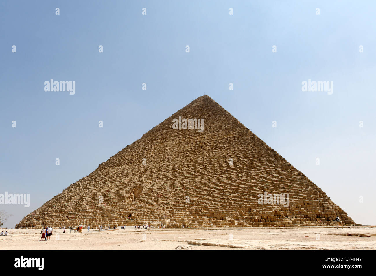 Gizeh. Kairo. Ägypten. Blick auf die Nordwand der großen Pyramide von Khufu (Cheops) in Gizeh ist die älteste und größte Stockfoto
