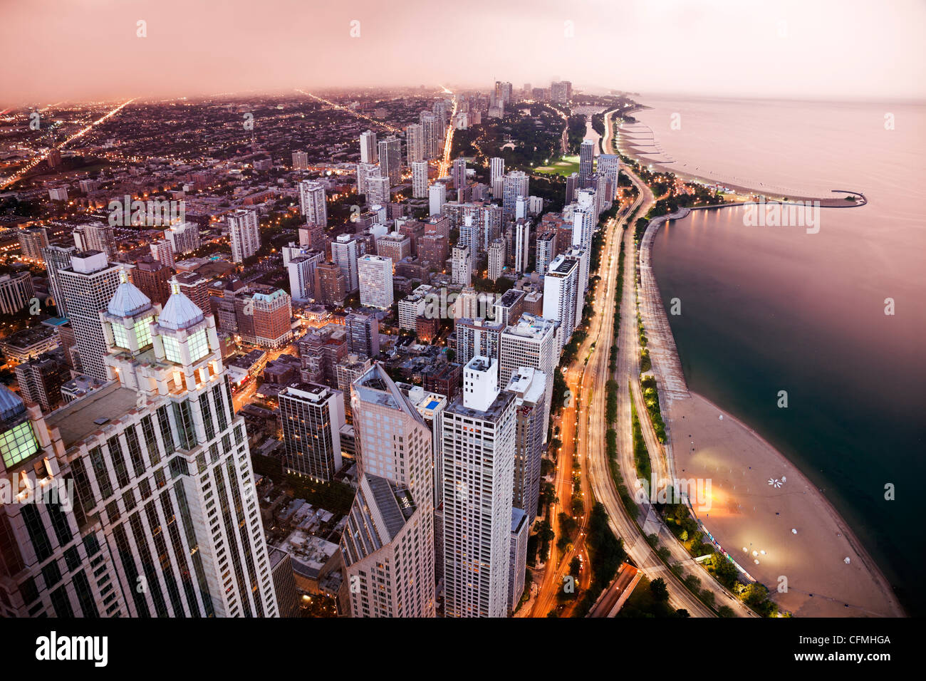 USA, Illinois, Chicago, Luftaufnahme von Lake Shore Drive Stockfoto