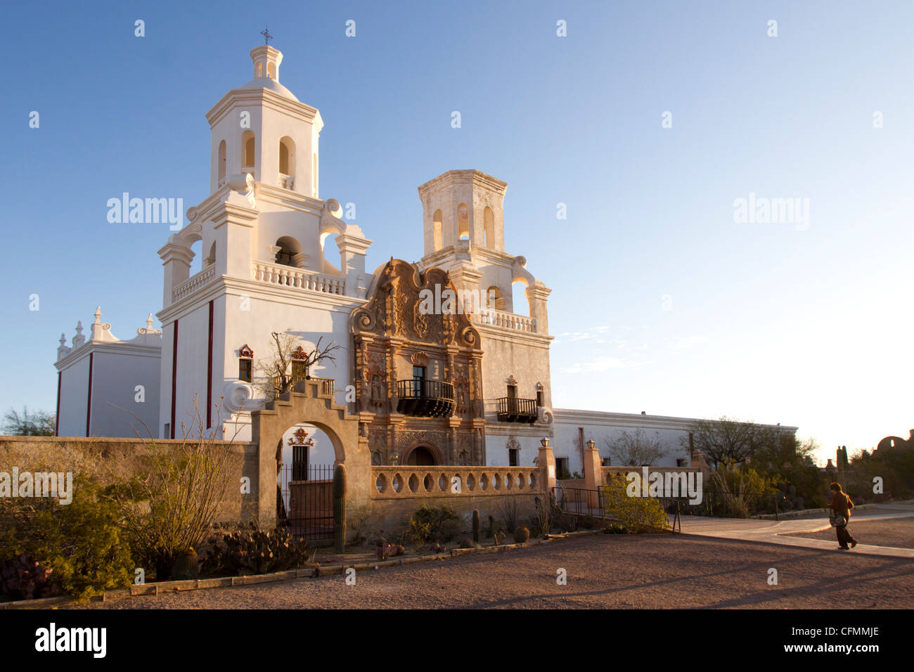 Mission San Xavier del Bac, eine historische spanische katholische Mission befindet sich ca. 10 Meilen südlich von Tucson, Arizona. Stockfoto