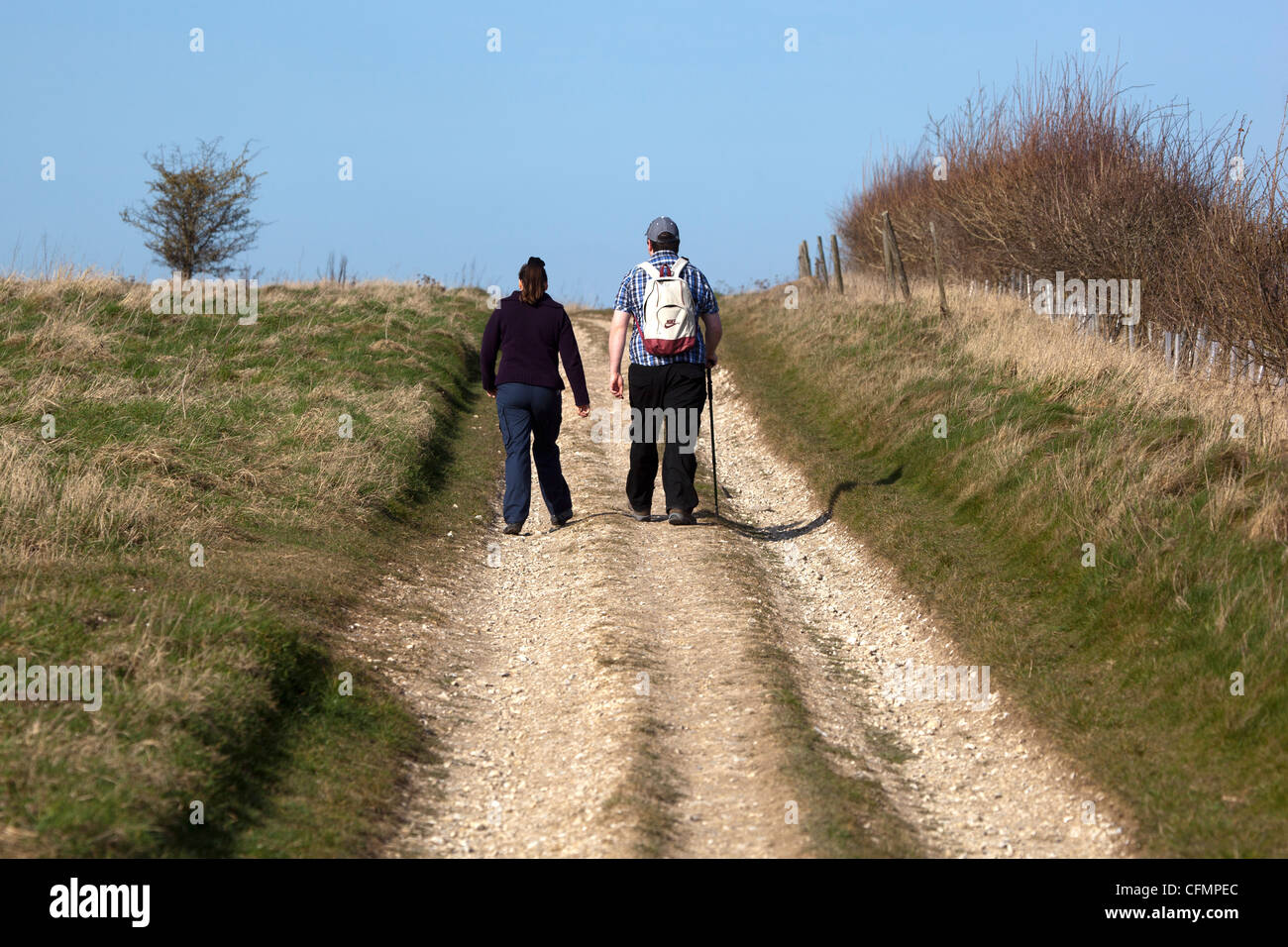 Paare, die die Ridgeway National Trail Stockfoto