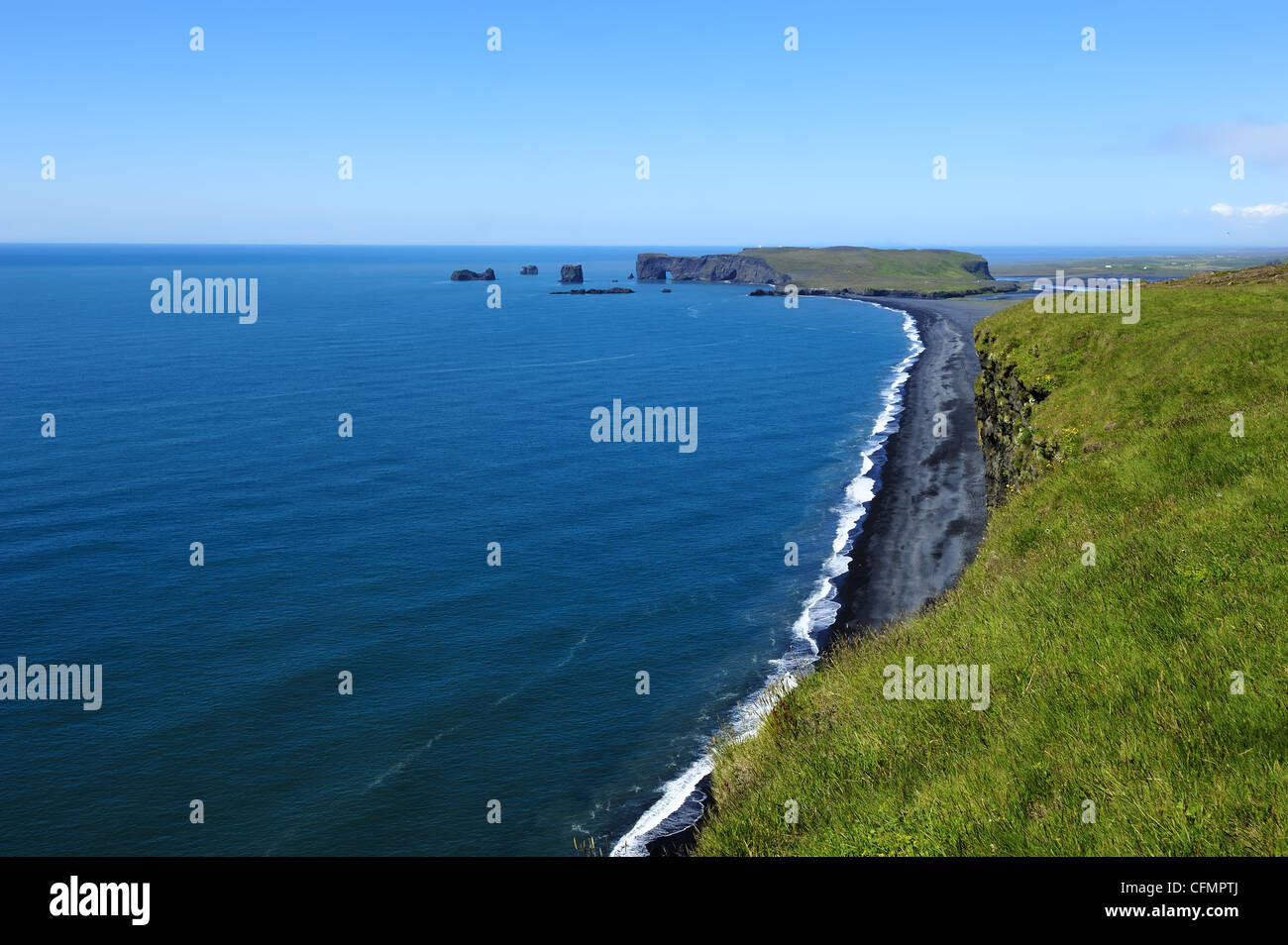 Blick auf die Südküste bei Dyrhólaey, Island Stockfoto