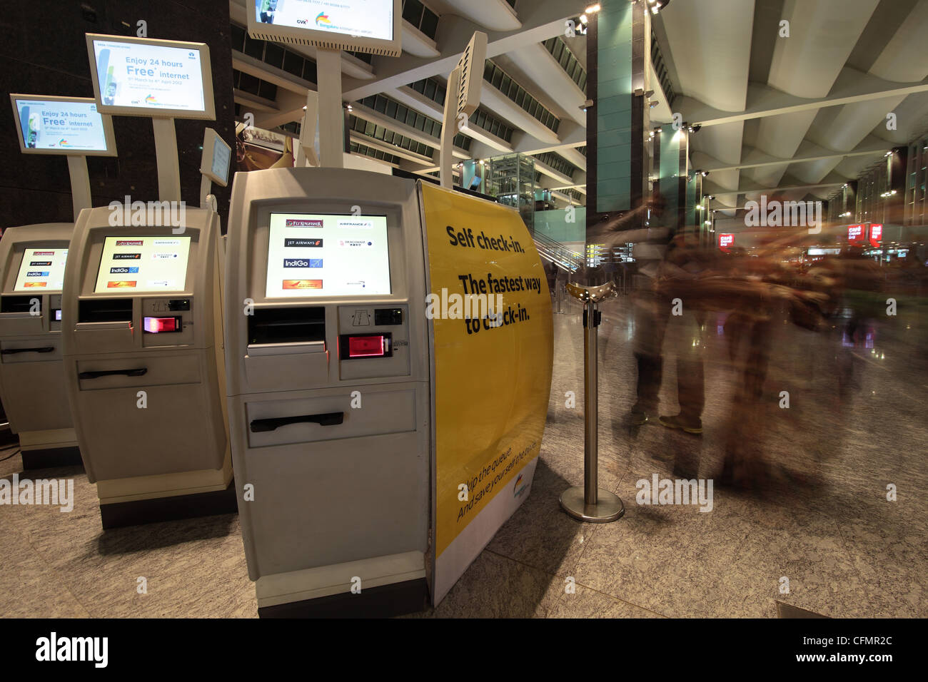 Self check-in am Flughafen Bangalore Indien Stockfoto