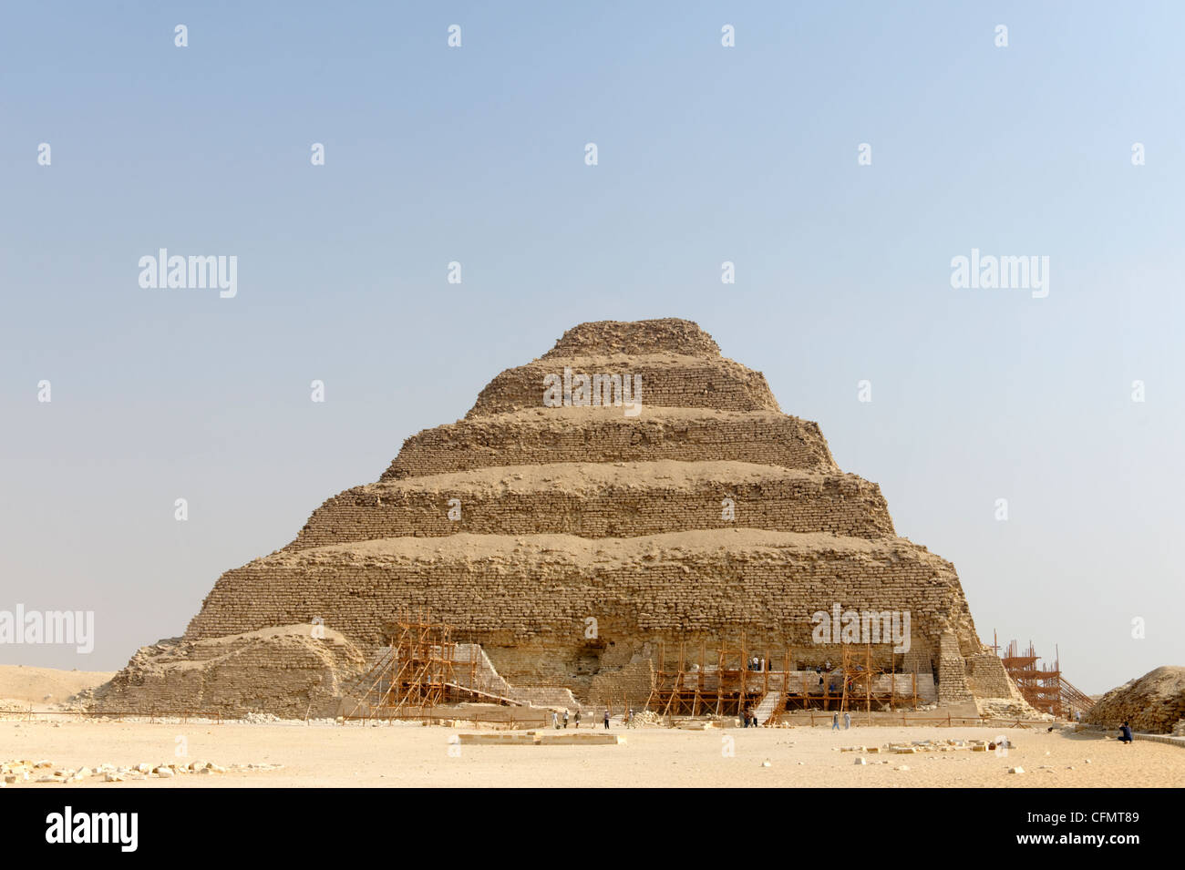 Sakkara. Ägypten. Blick auf die Stufenpyramide des Djoser im Komplex königliche Nekropole von Sakkara. Pharao, dem König Djoser ist Stockfoto