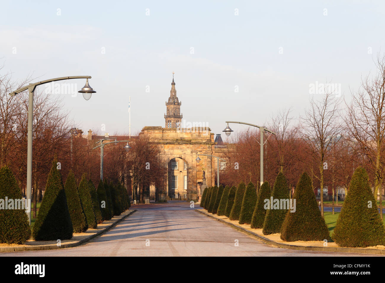McLennan Arch in Glasgow Green öffentlicher Park mit dem Merchant Turm im Hintergrund, Glasgow, Schottland, Großbritannien Stockfoto