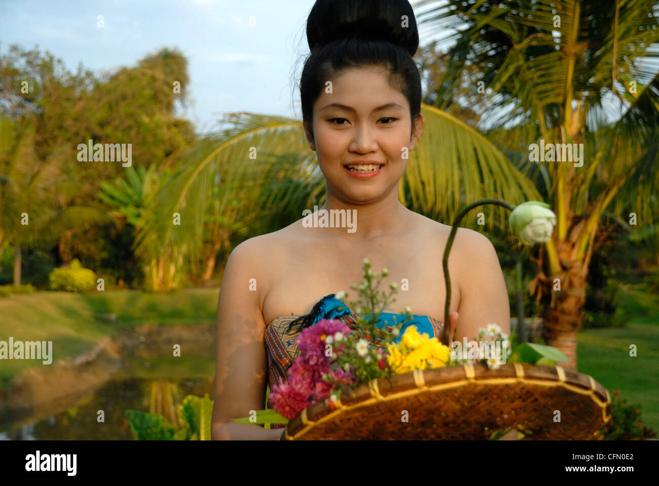 Thai Lady im Resort in Udonthani Nordostthailand auf 20.01.2012 Stockfoto