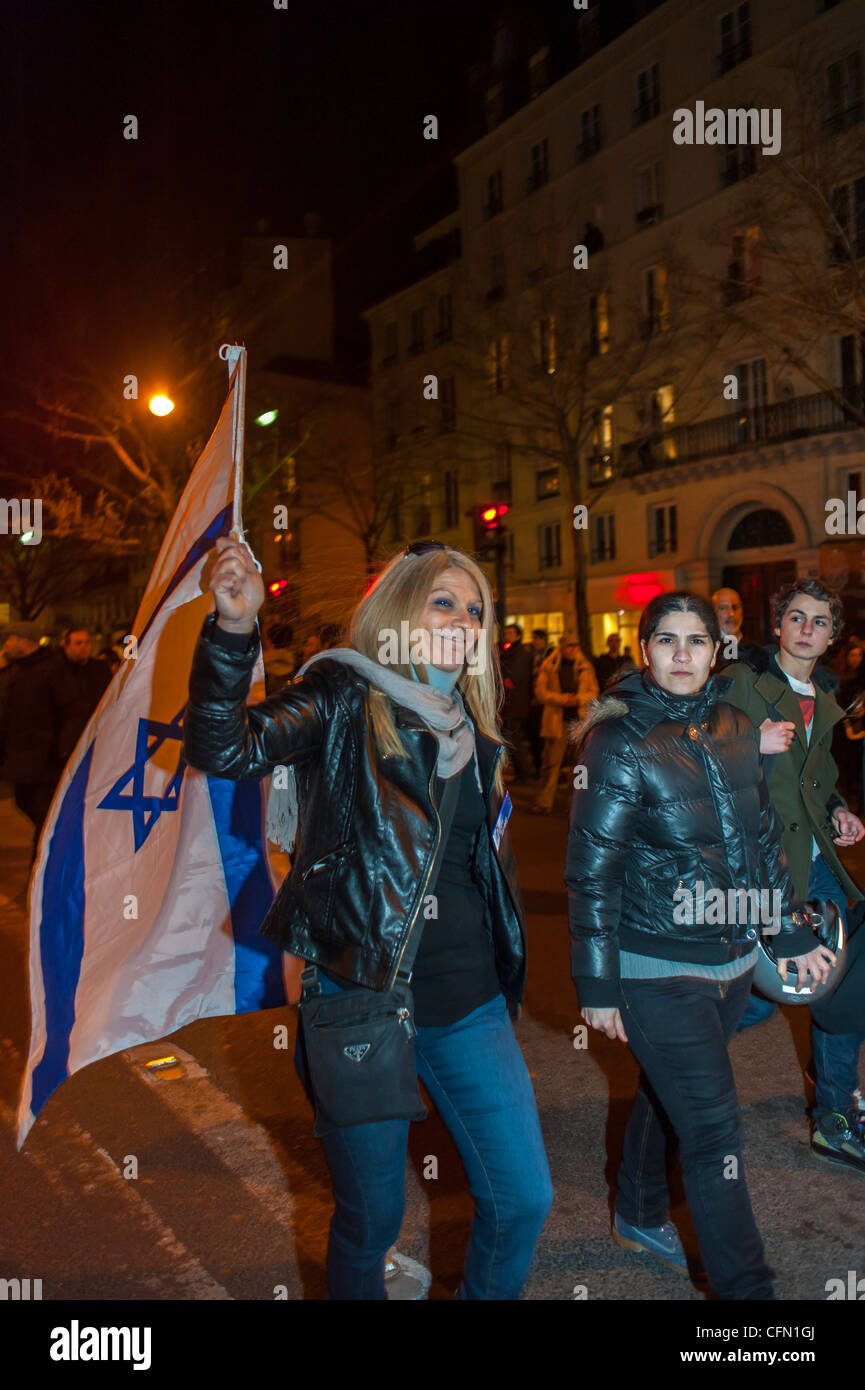 Paris, Frankreich, Jüdisches Volk im Stillen Marsch nach Terroranschlag auf eine jüdische Schule in Toulouse, Antisemitismus, Frau, Frauen Nacht Protest, verschiedene Kulturen Religion, Jüdische Demonstration Stockfoto