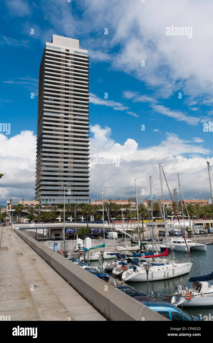 Mapfre Tower und den Olympischen Hafen, Barcelona, Katalonien, Spanien, Europa Stockfoto