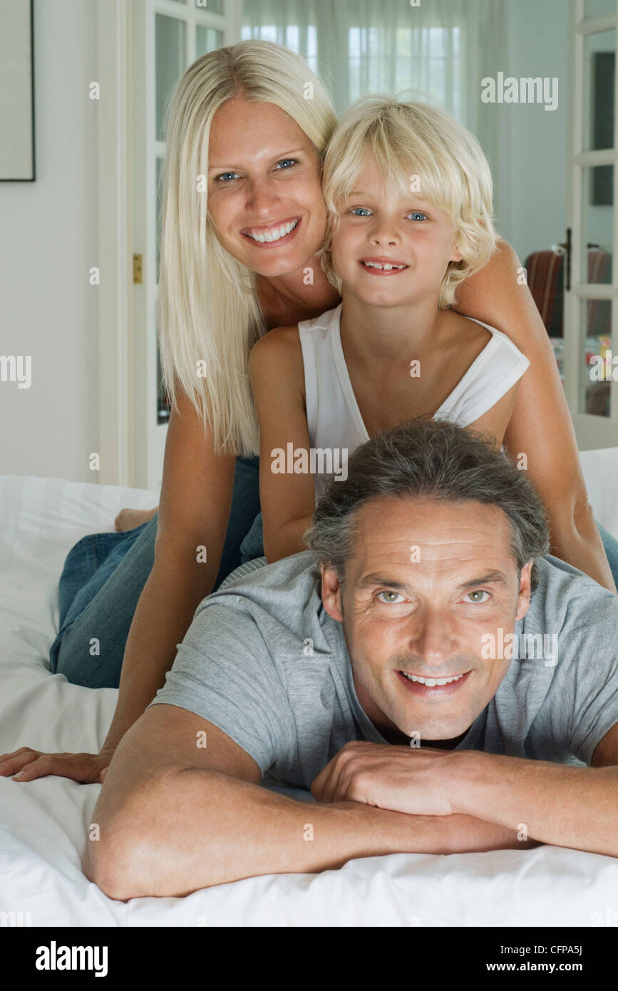 Familie mit einem Kind, Portrait Stockfoto