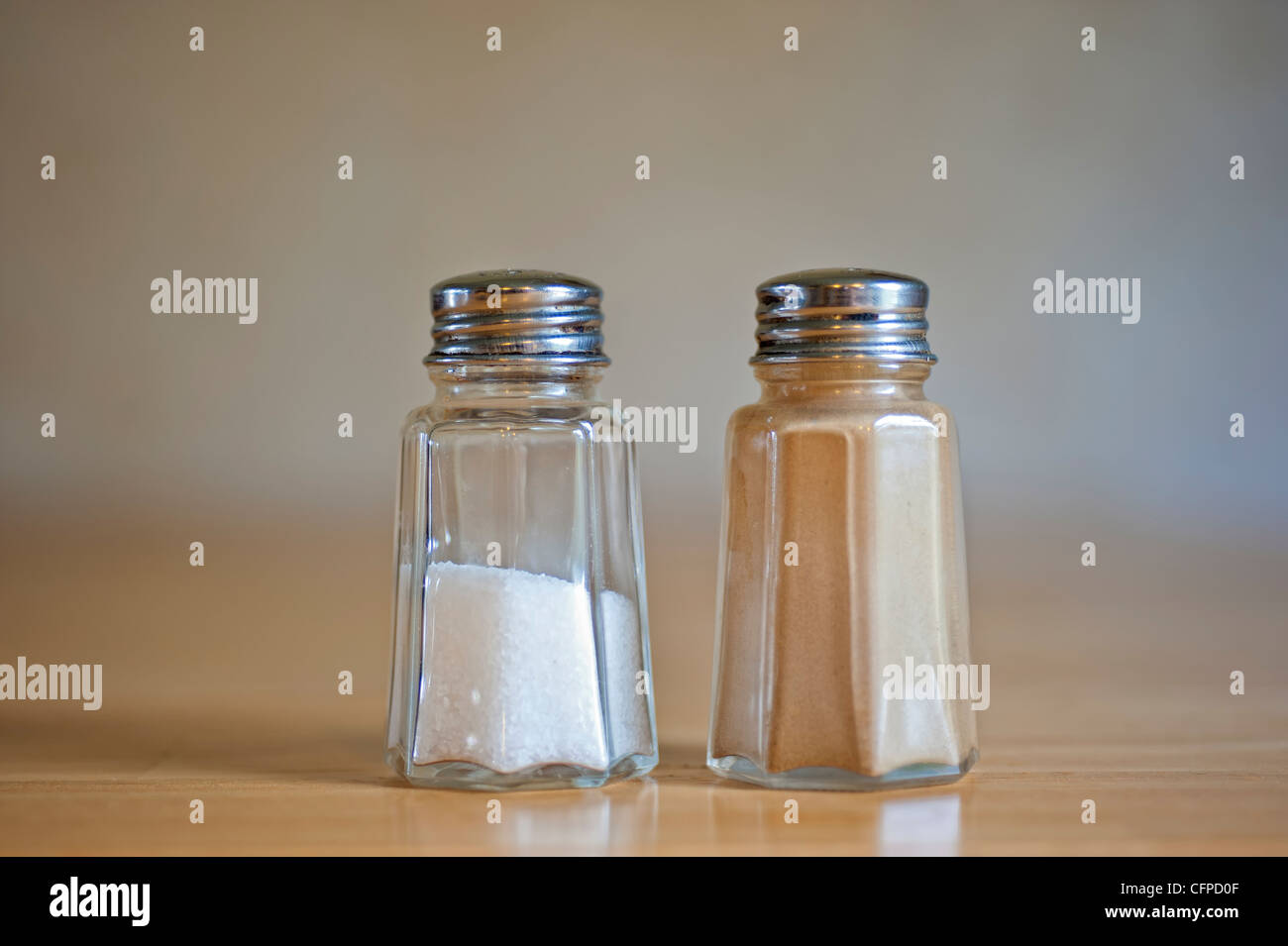 Salz und Pfeffer Shaker Stockfoto