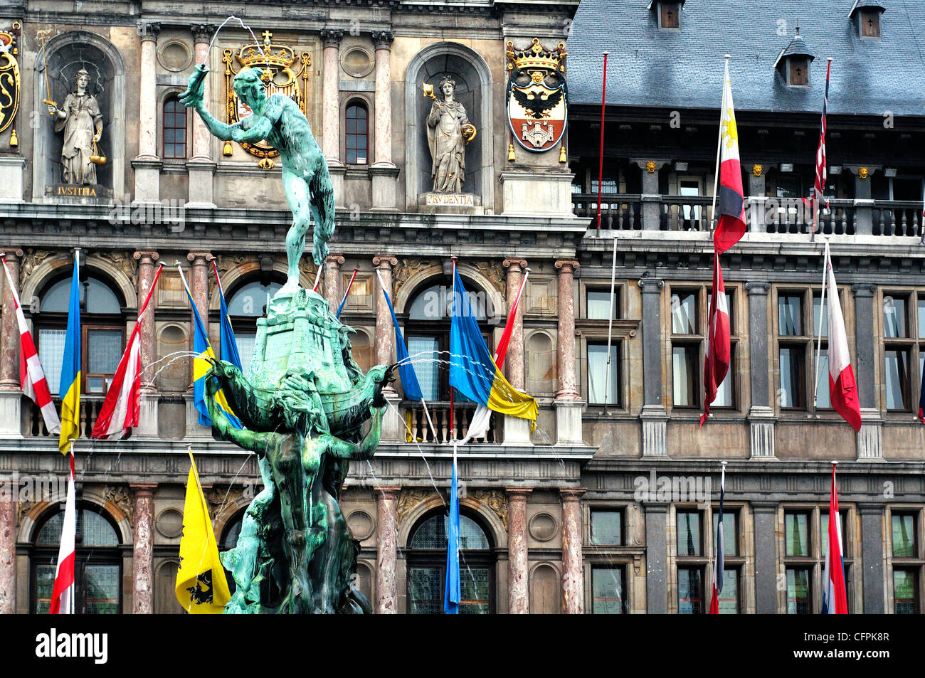 Belgien, Flandern, Antwerpen, Grote Markt, Rathaus und Brabo-Brunnen Stockfoto