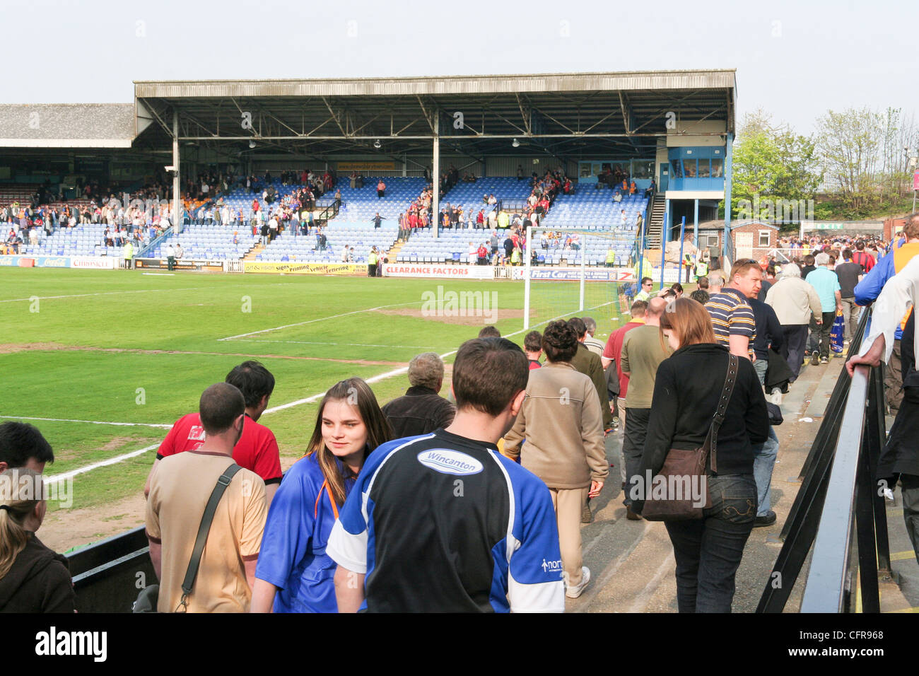 Fußball-Fans Shrewsbury Town Football Club - Gay Meadow Stockfoto